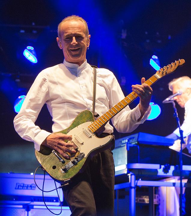 Status_Quo_Francis_Rossi_1.jpg