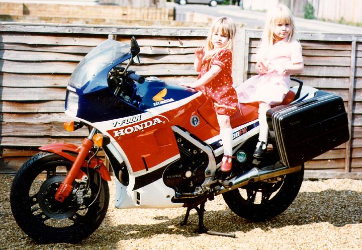 Honda_VF500_Girls1.jpg
